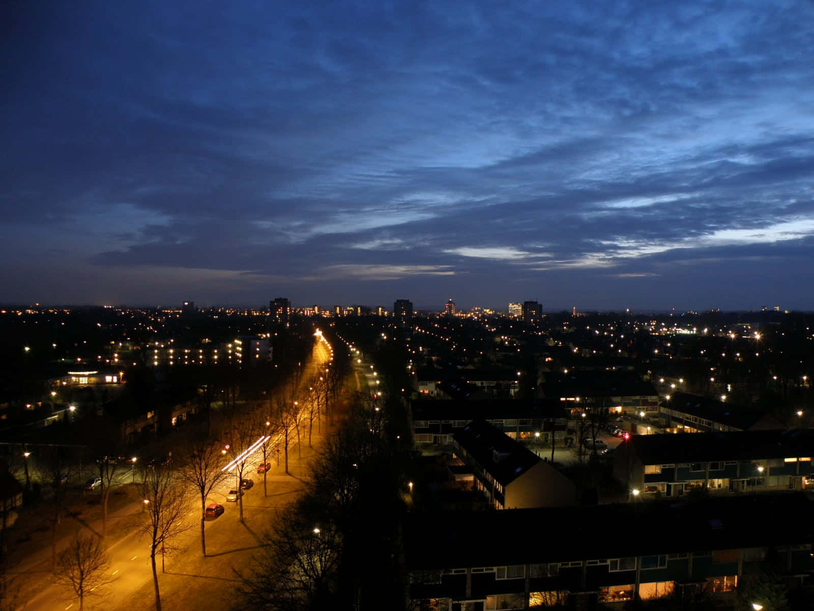 Apeldoorn Nighttime Cityscape Wallpaper