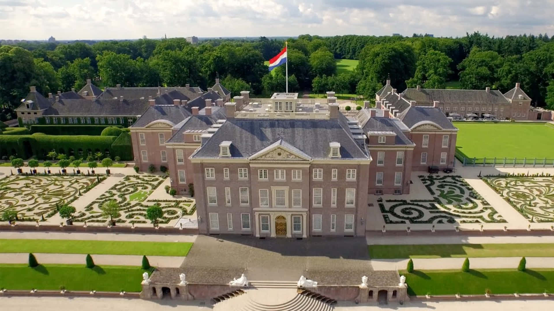 Apeldoorn Palace Het Loo Aerial View Wallpaper