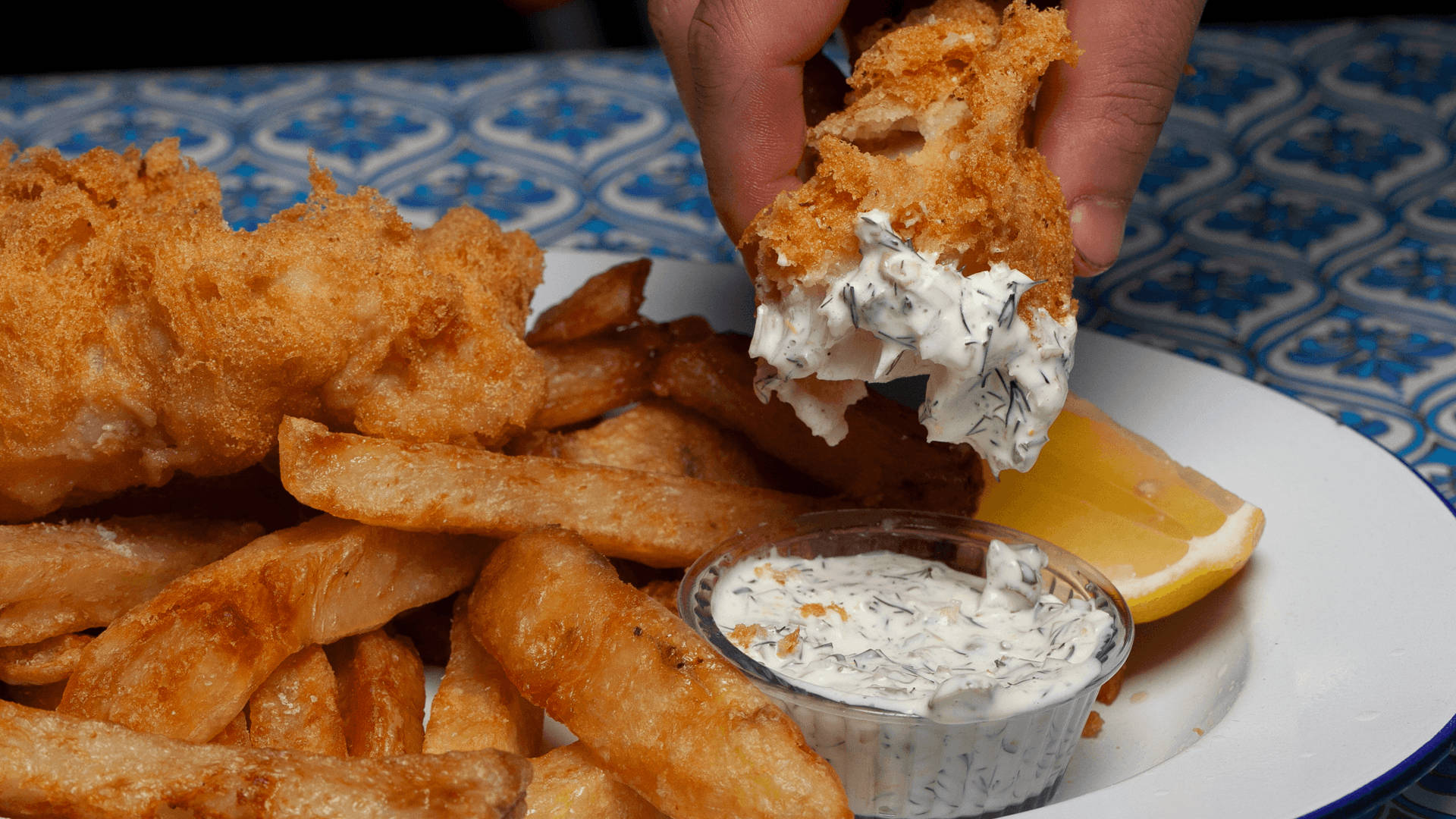 Appetizing Dip Of Fish And Chips Wallpaper
