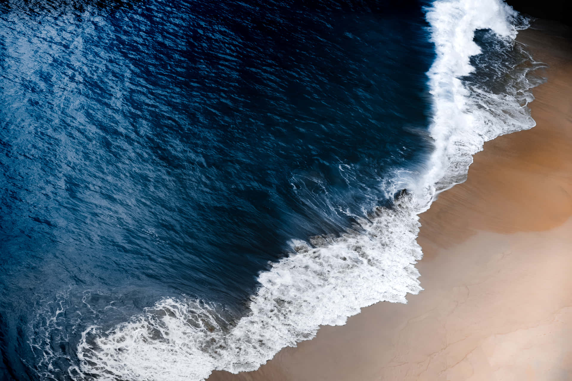 A View Of A Wave On The Ocean Wallpaper