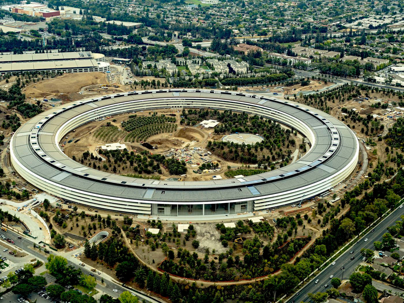 Apple Park Aerial View.jpg Wallpaper
