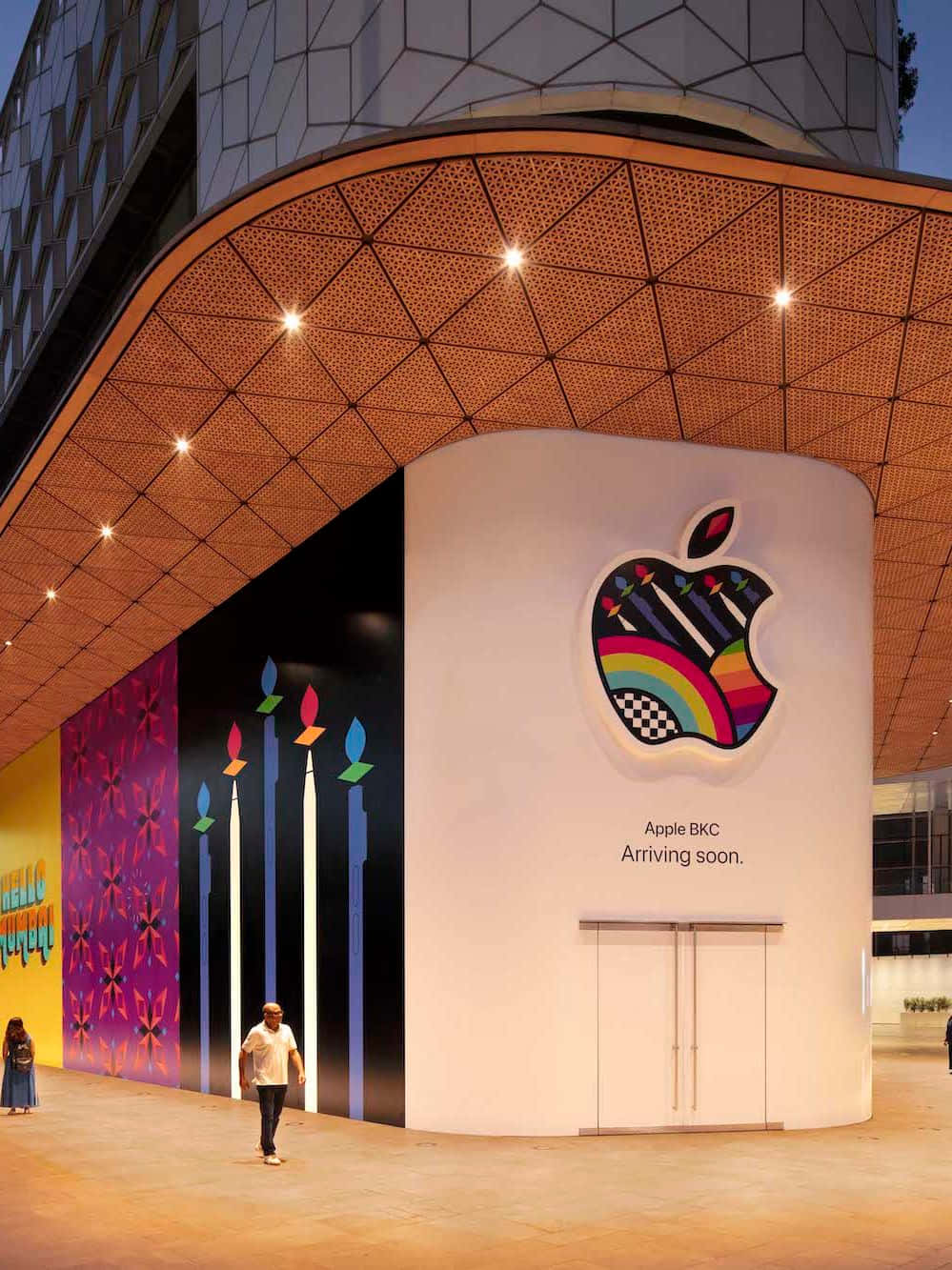 Apple Store Exterior Coming Soon Wallpaper