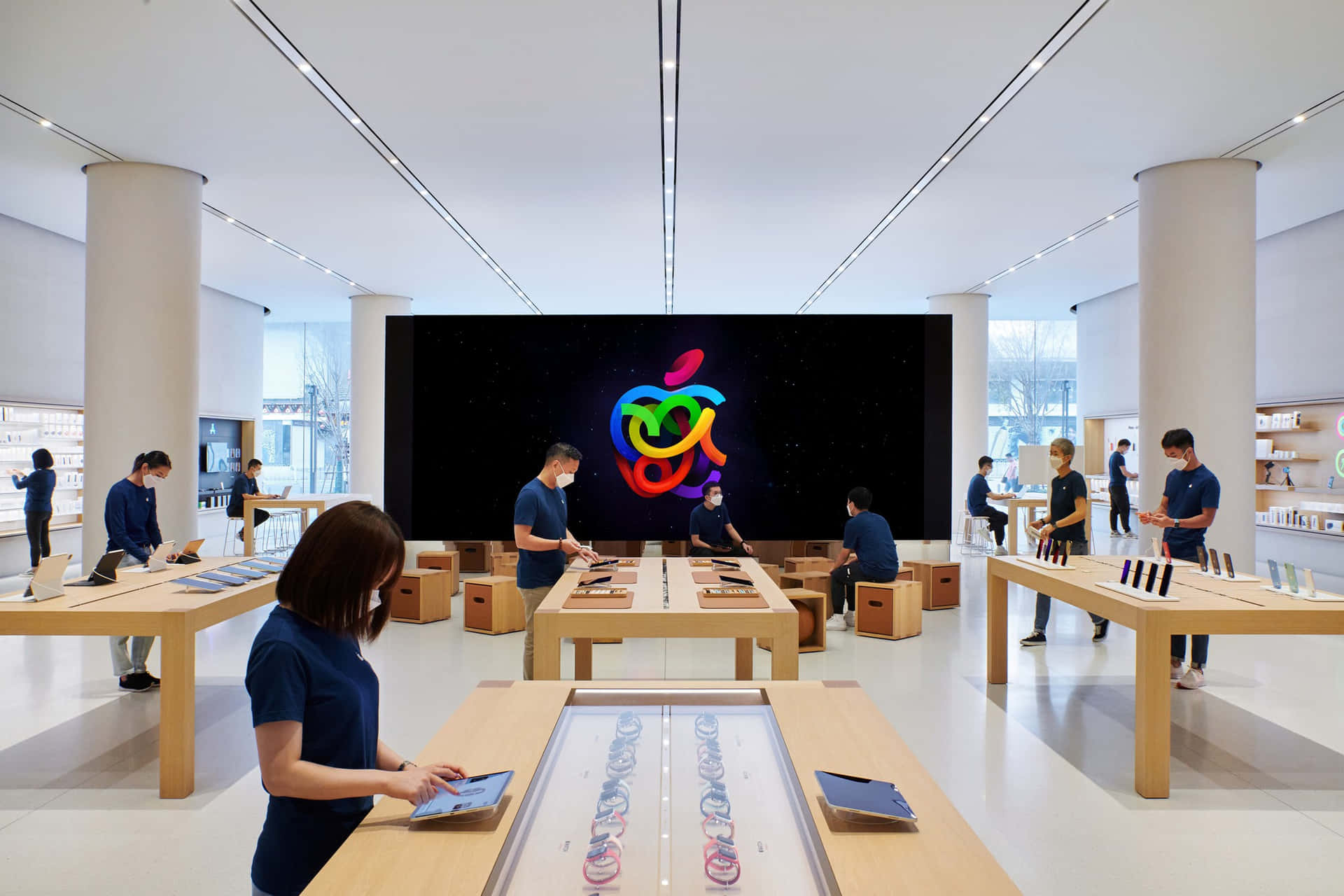 Apple Store Interieur Met Kleurrijk Logo Achtergrond