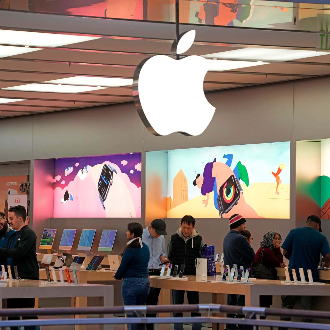 Apple Store Interieur Met Klanten En Displays Achtergrond