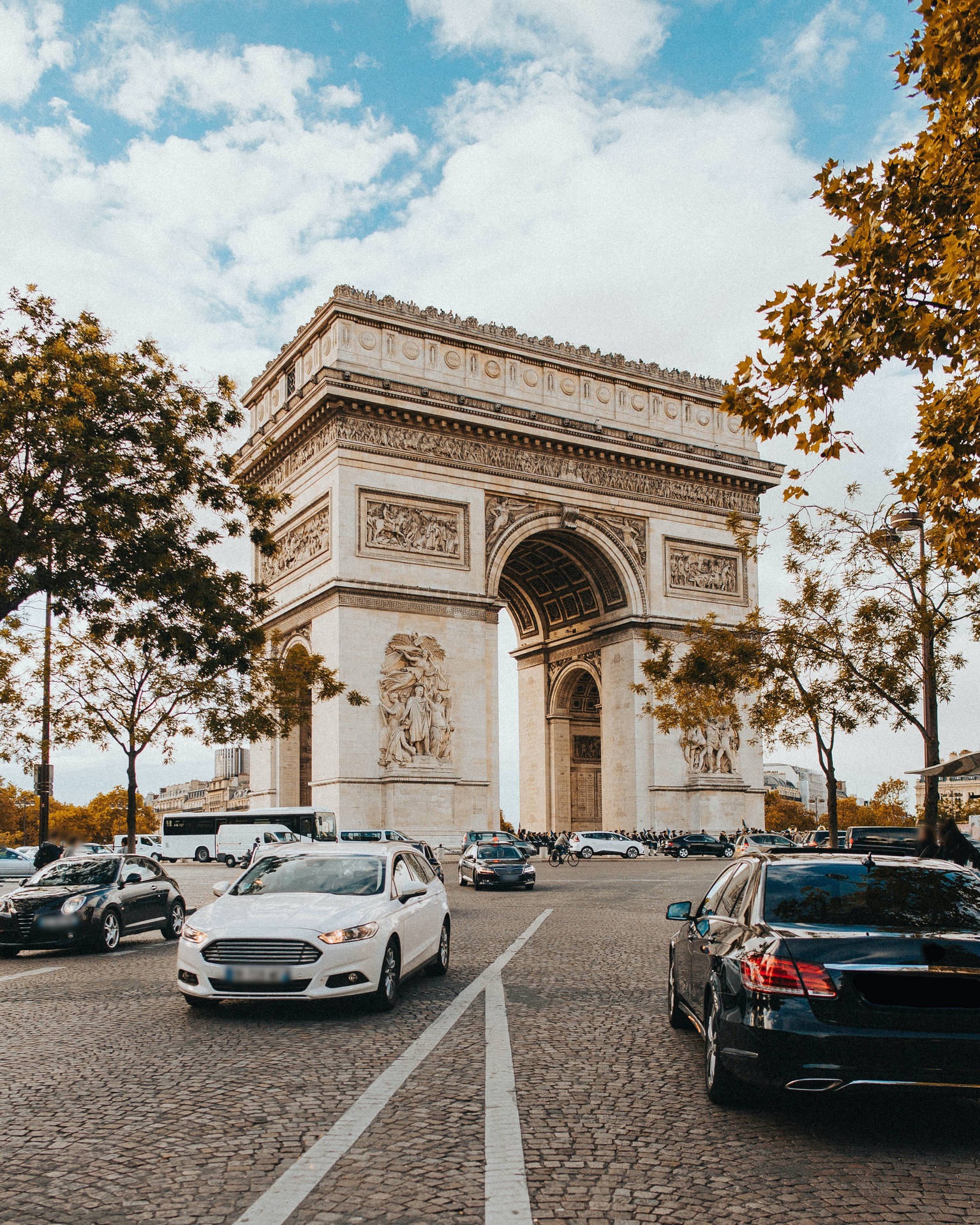 Arc De Triomphe Parked Cars Wallpaper