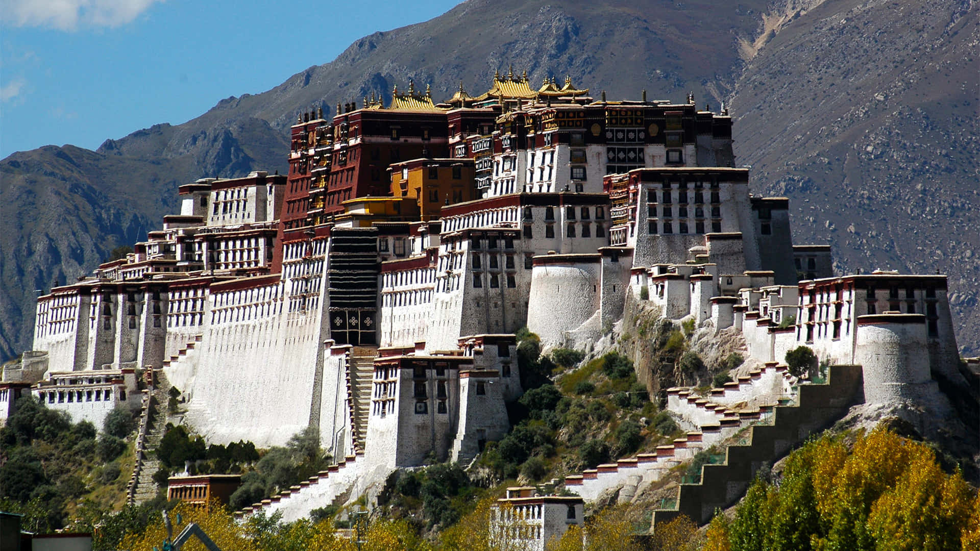 Architectural Buildings In Potala Palace, Lhasa Wallpaper