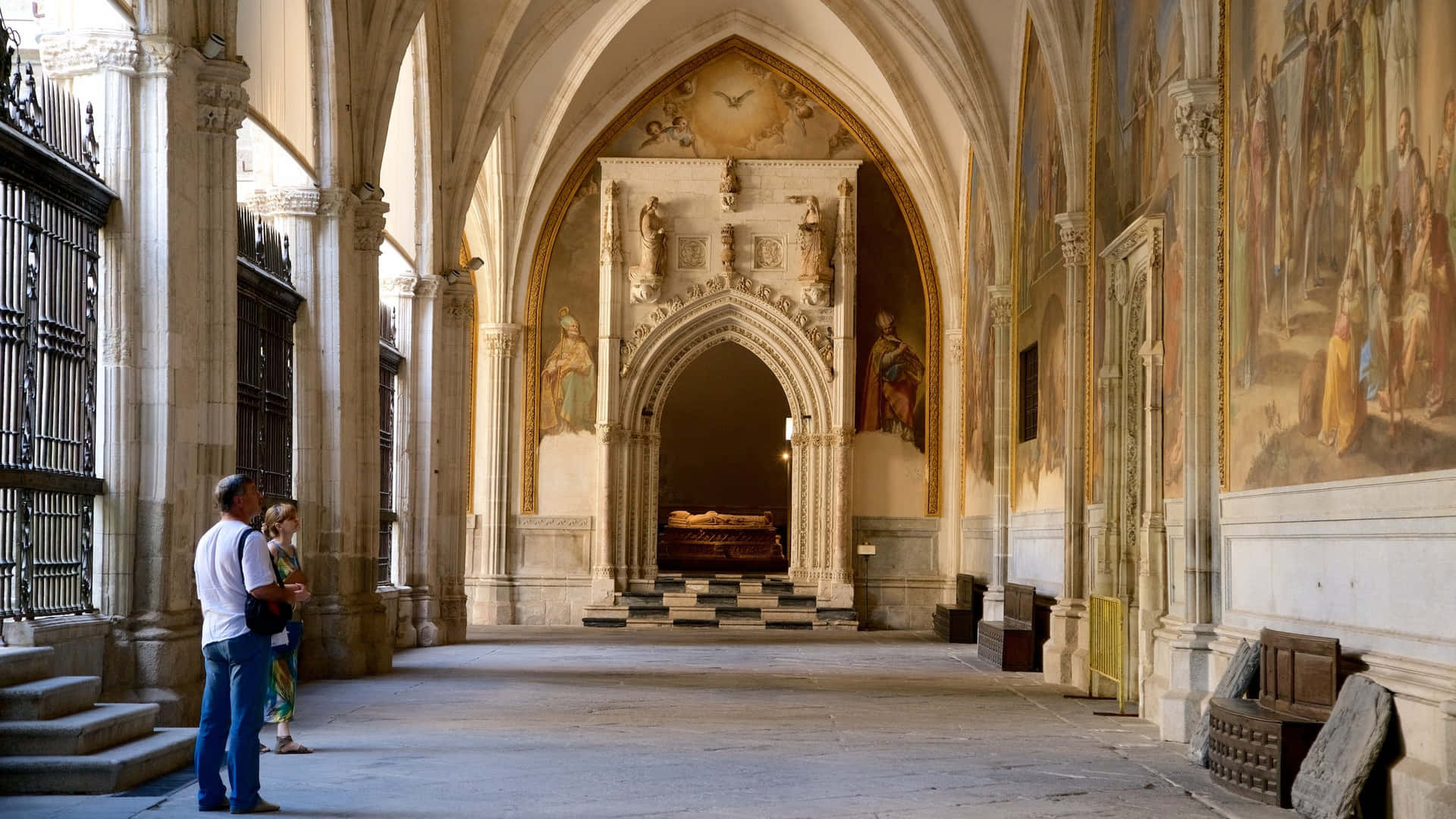 Maestosoarco Della Cattedrale Di Toledo Sfondo