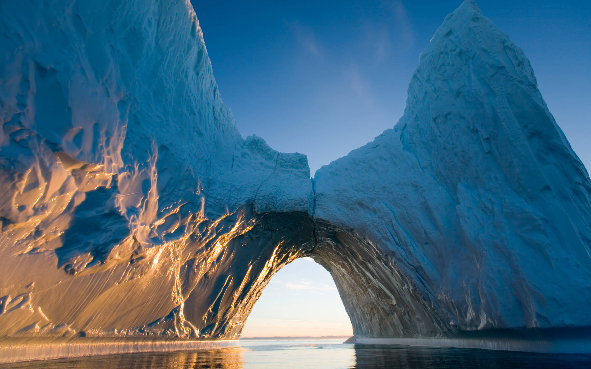 Formaciónde Hielo Ártico En Forma De Arco Fondo de pantalla