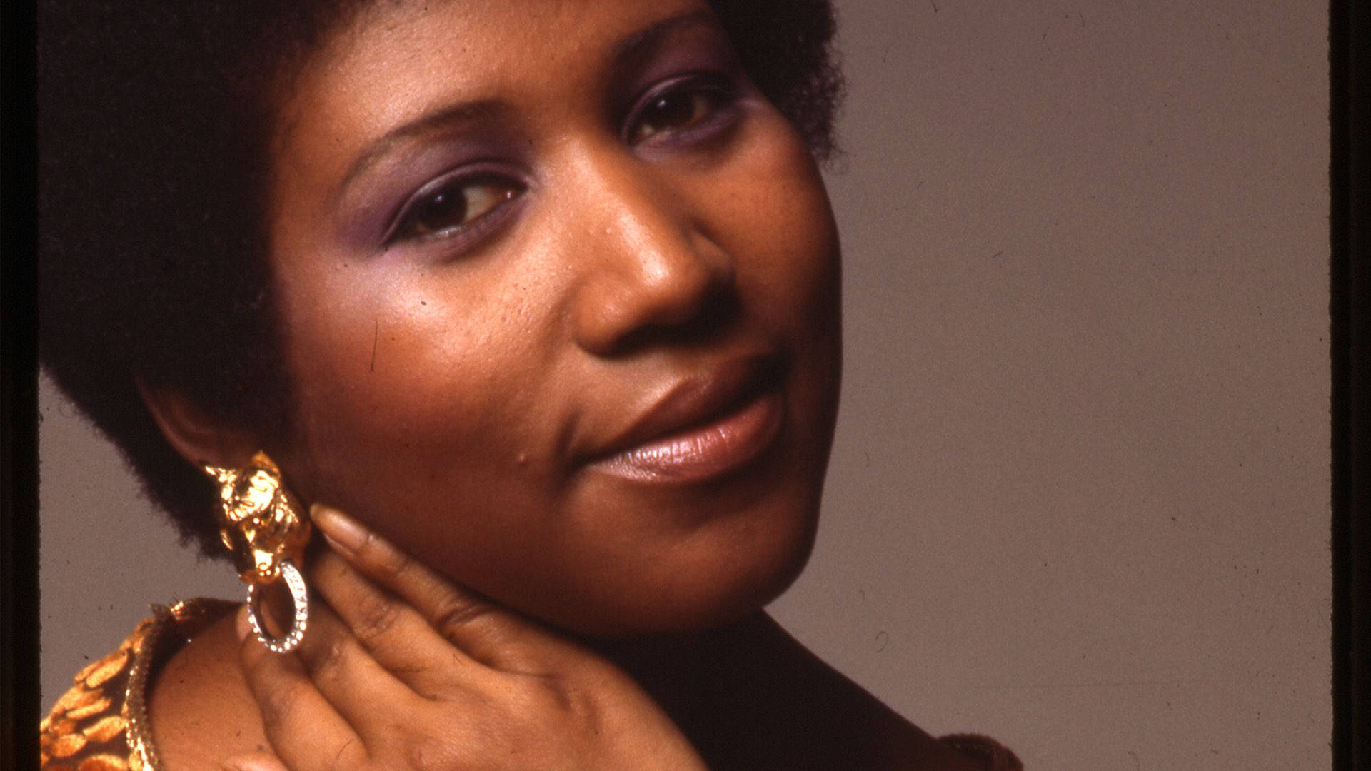 Aretha Franklin The Queen Of Soul Wallpaper