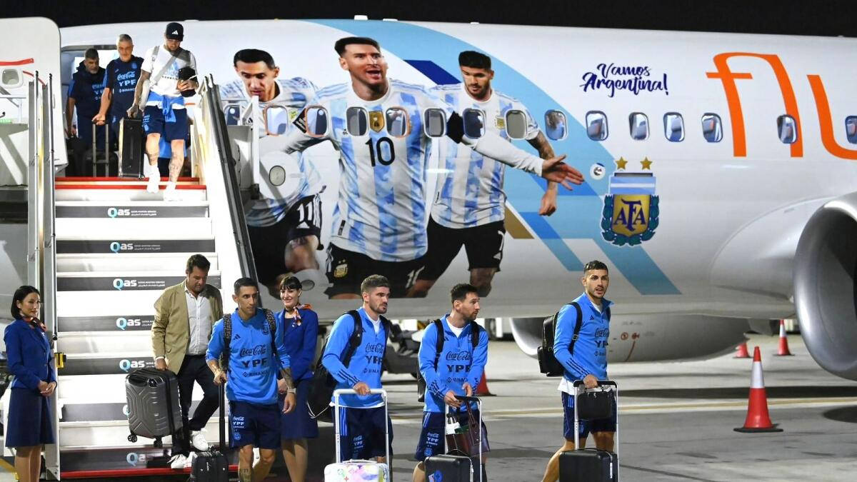 Flugzeug Der Argentinischen Fußballnationalmannschaft Steigt Aus Wallpaper