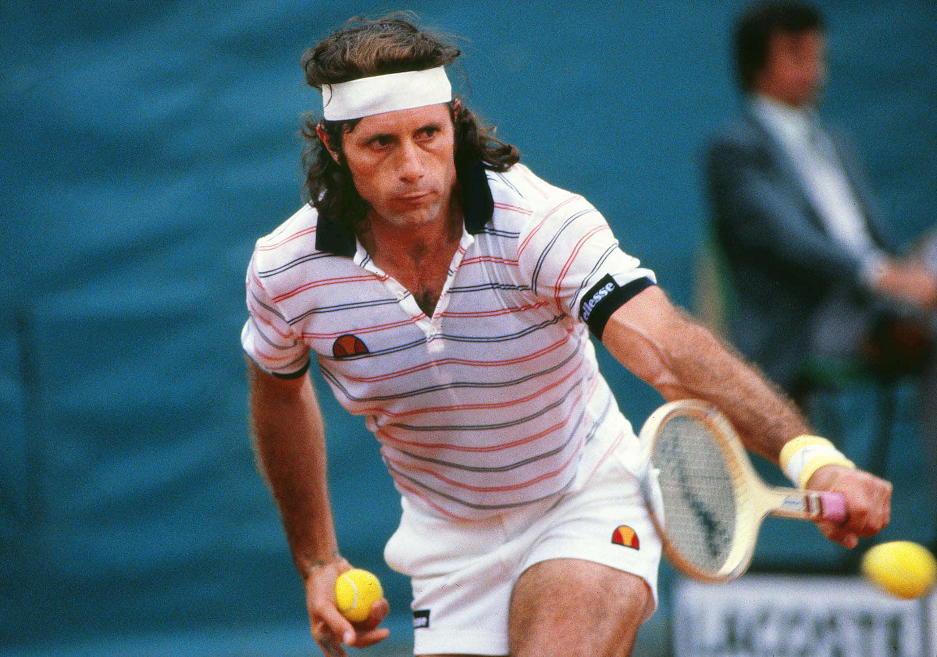 Giocatoredi Tennis Argentino Guillermo Vilas Al Torneo Us Open Del 1980 Sfondo