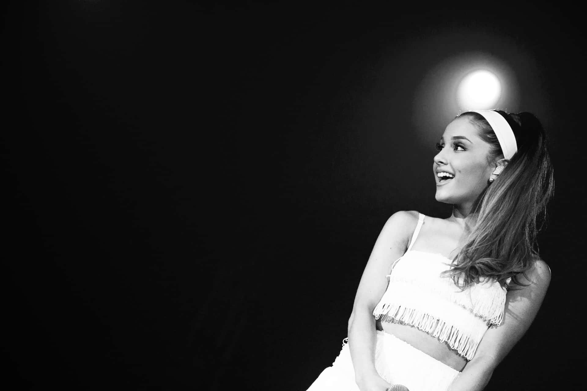 Step into a world of beauty and grace styled for Ariana Grande Aesthetic. Wallpaper