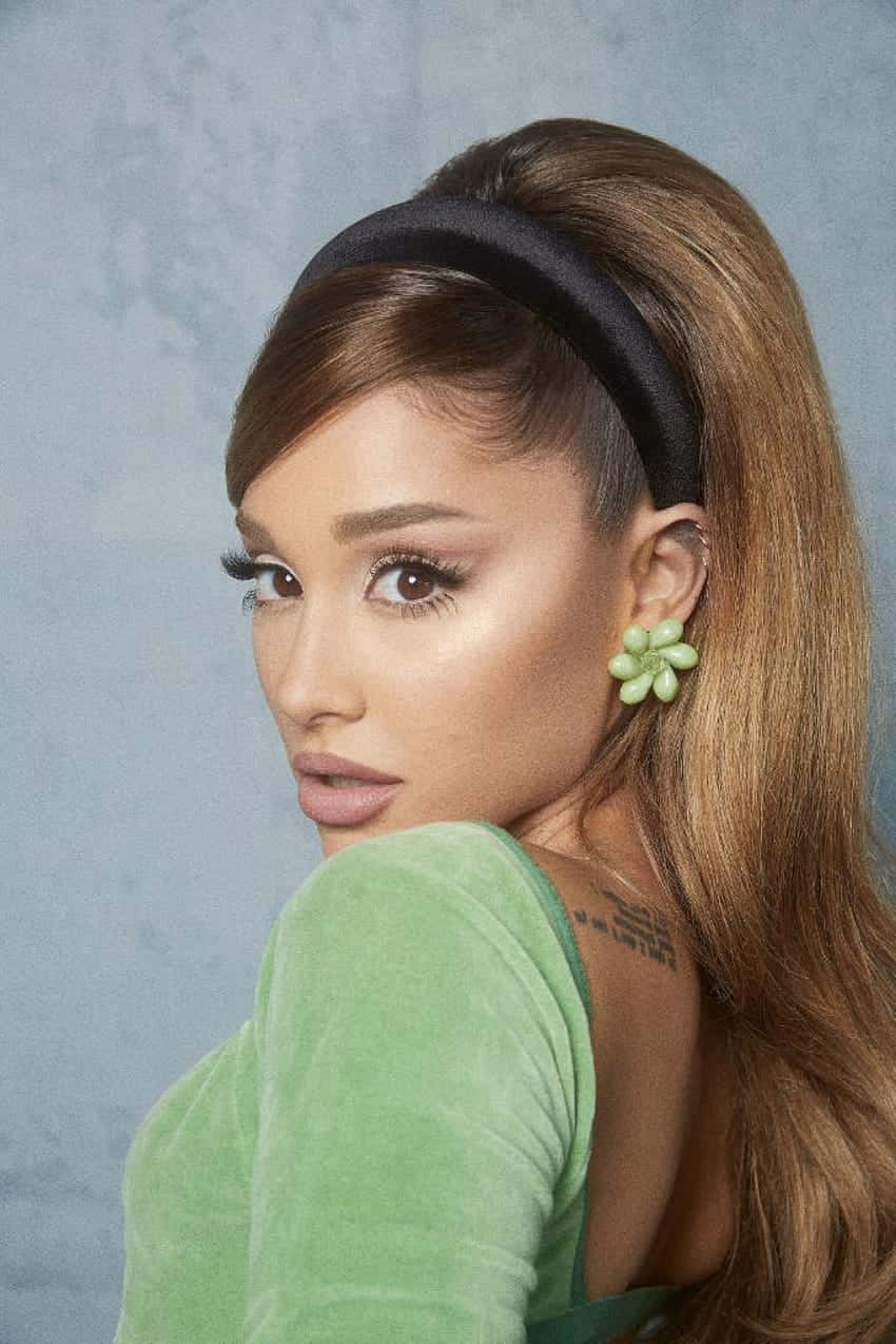 Ariana Grande Green Top Headband Wallpaper