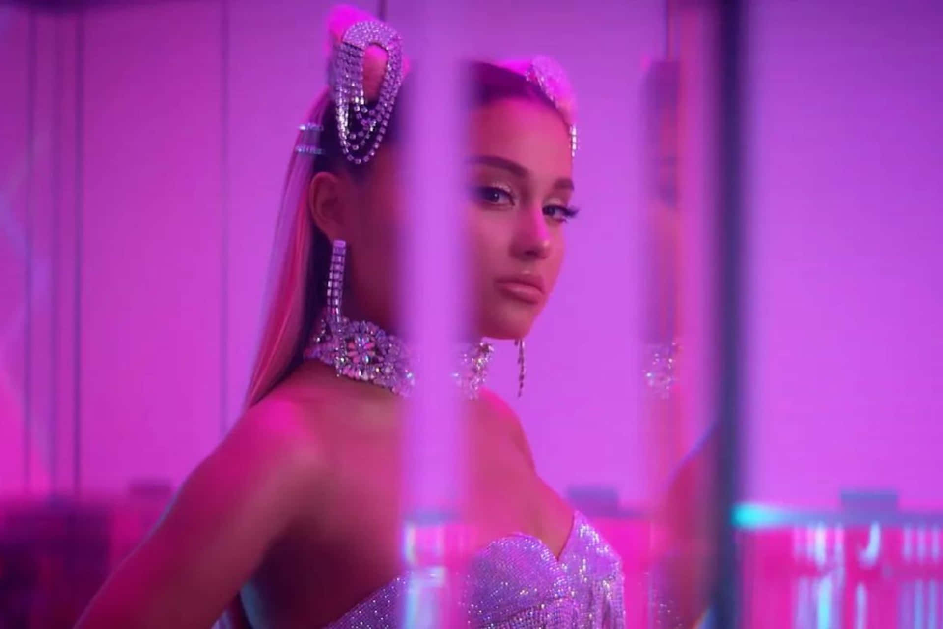 Ariana Grande Pink Glare Wallpaper