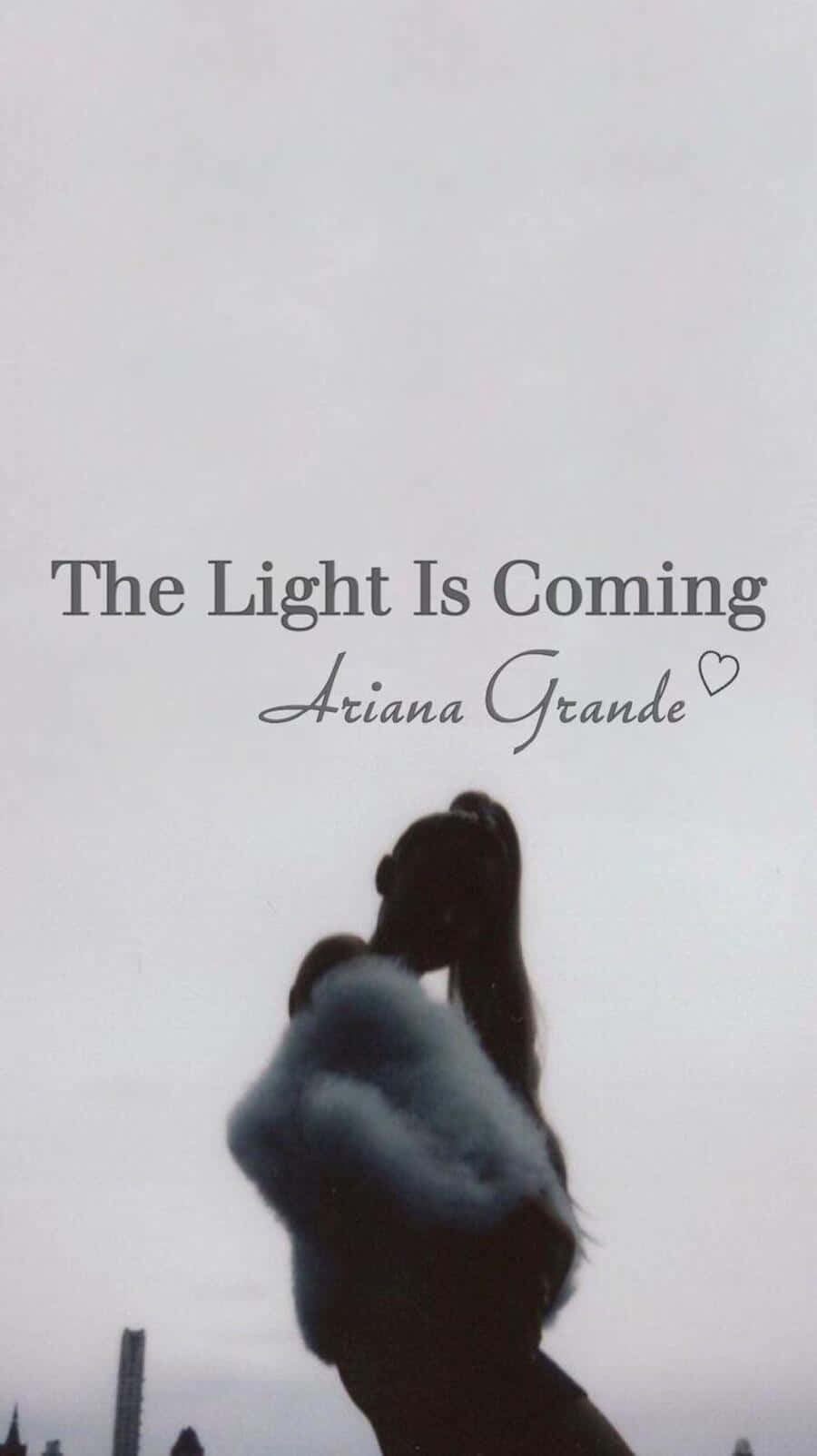 Ariana Grande's Stunning Aesthetic Photography Wallpaper