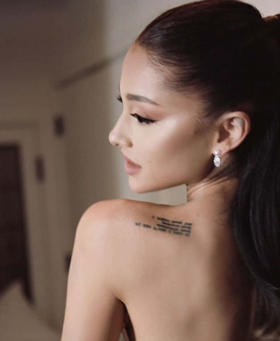Fotodel Tatuaggio Del Matrimonio Di Ariana Grande