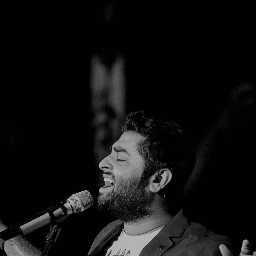 Arijit Singh Aesthetic Performance Picture