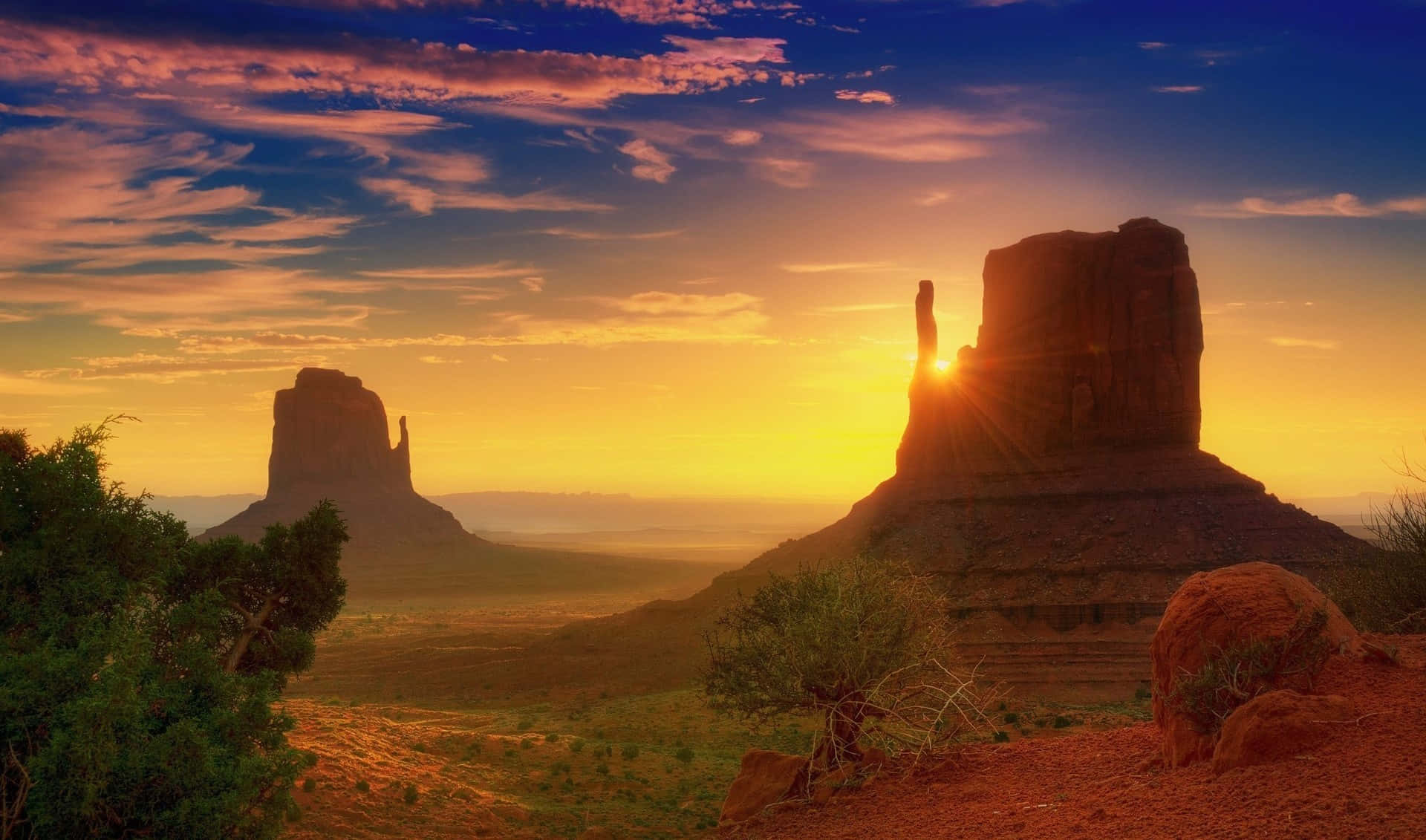 Monument Valley, Arizona, Sunrise