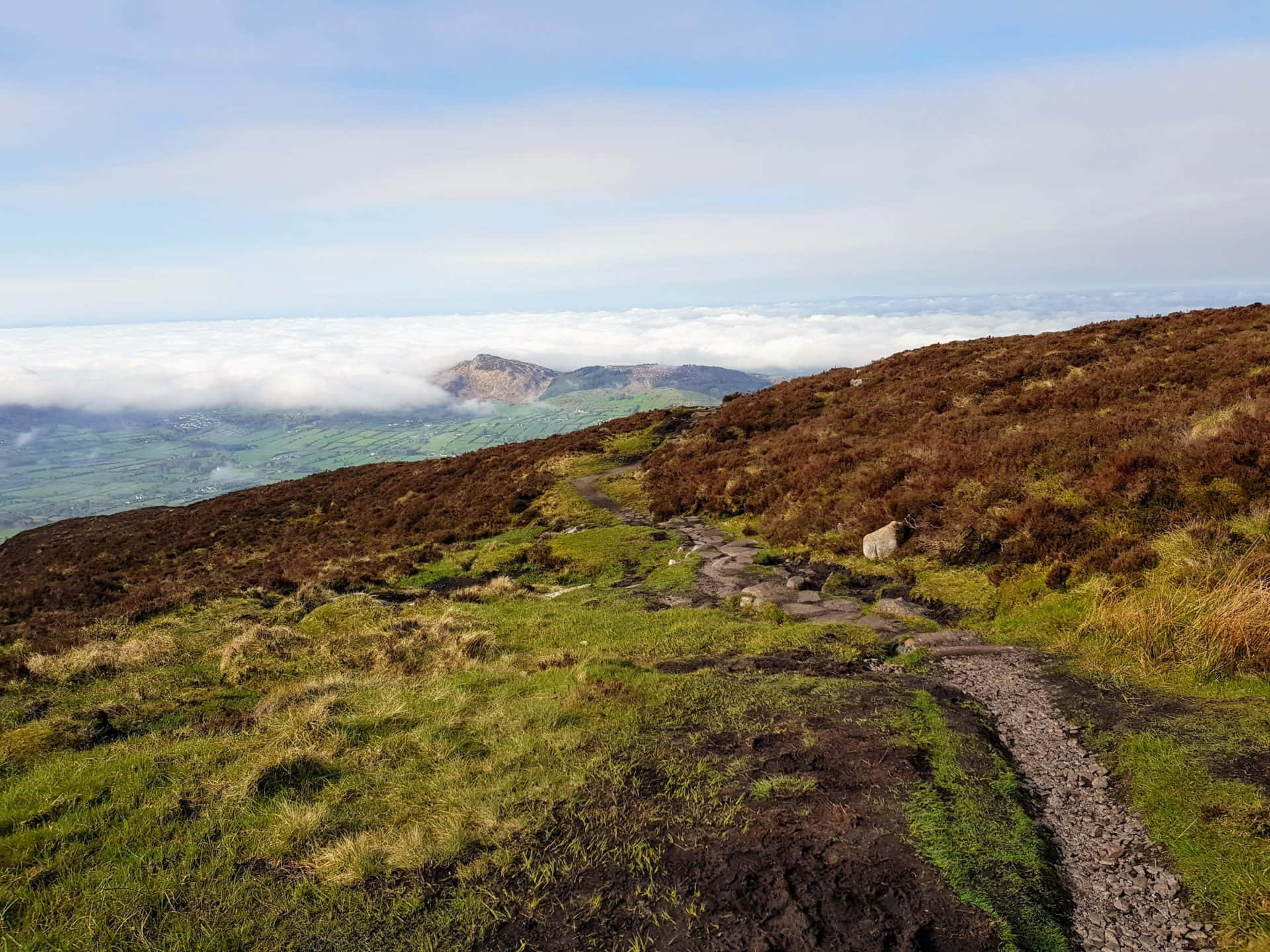 Armagh Mountain Path Above Clouds Wallpaper