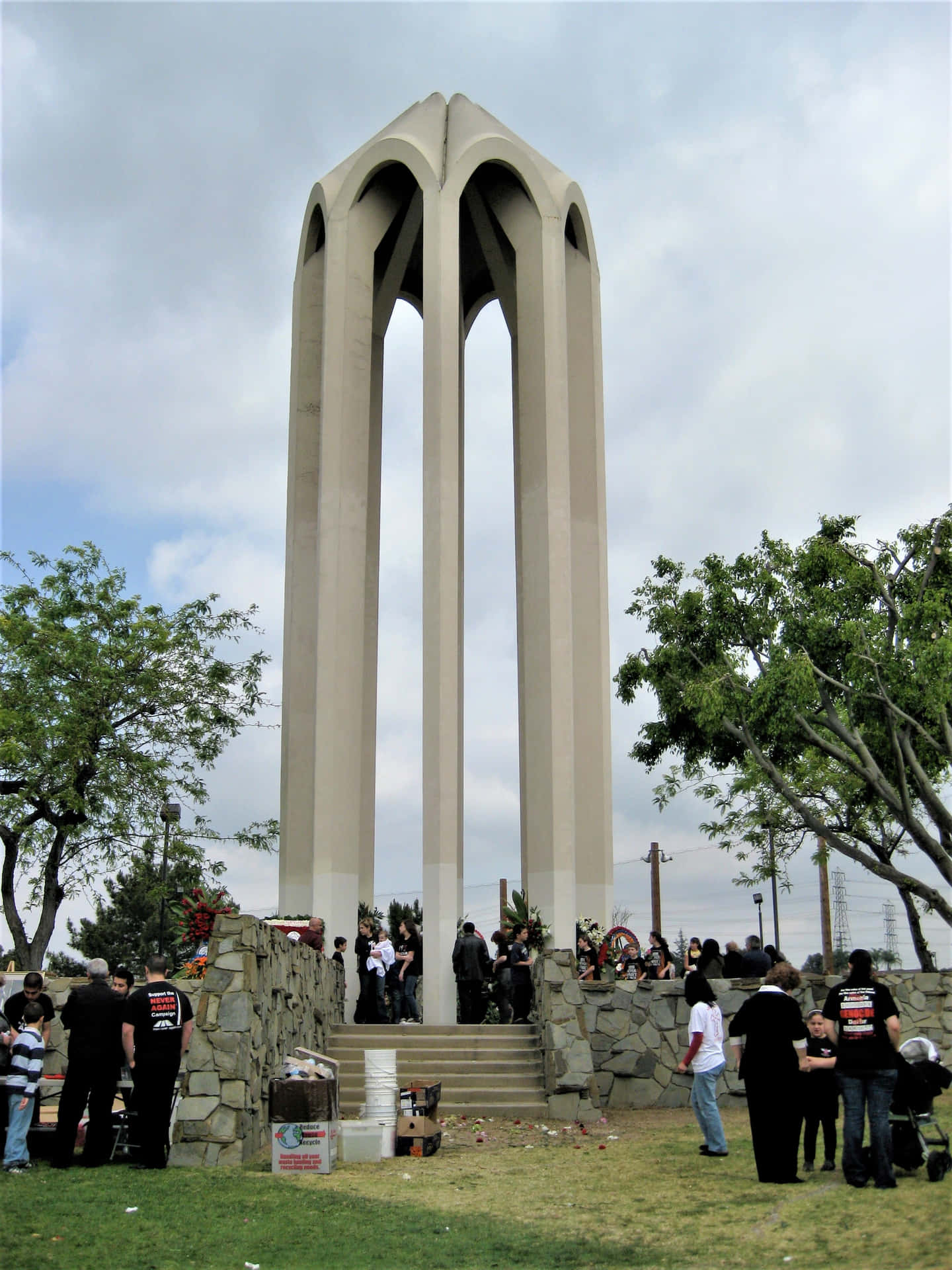 Armenian Genocide Memorial Monument Visitors Wallpaper