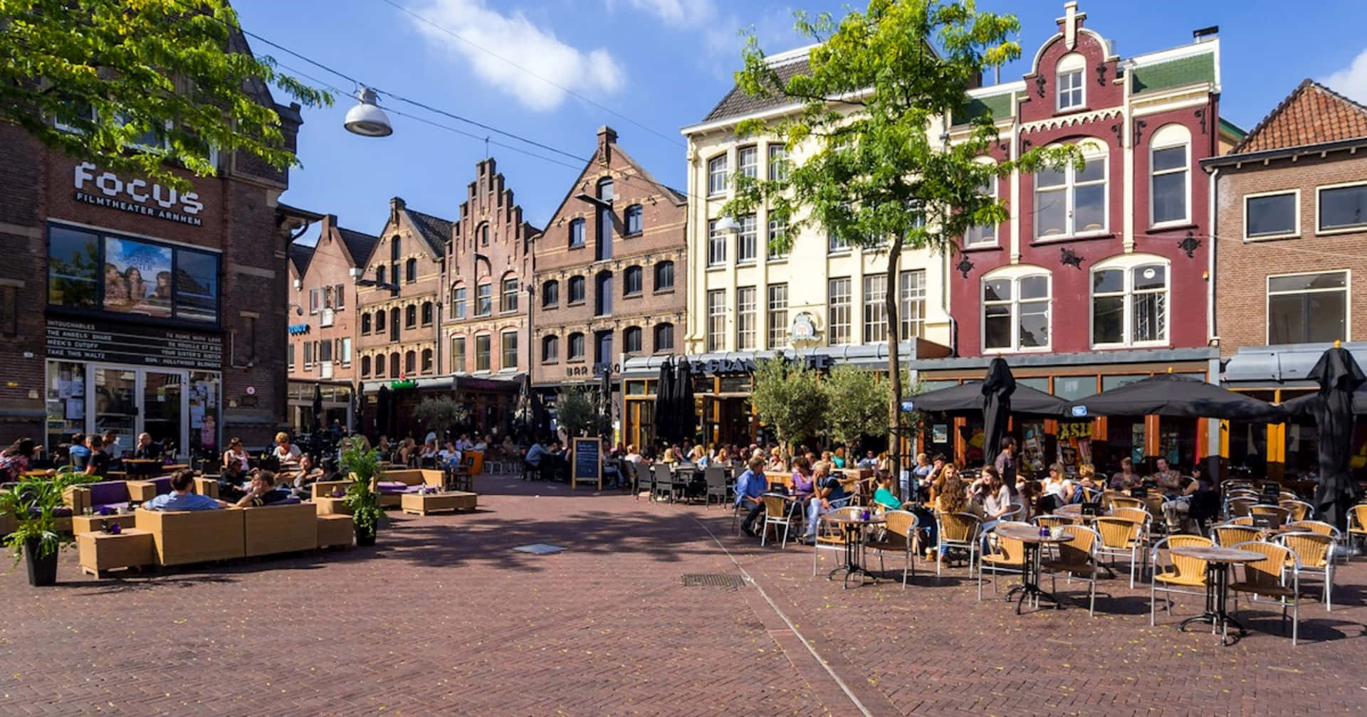 Arnhem City Center Outdoor Cafes Wallpaper