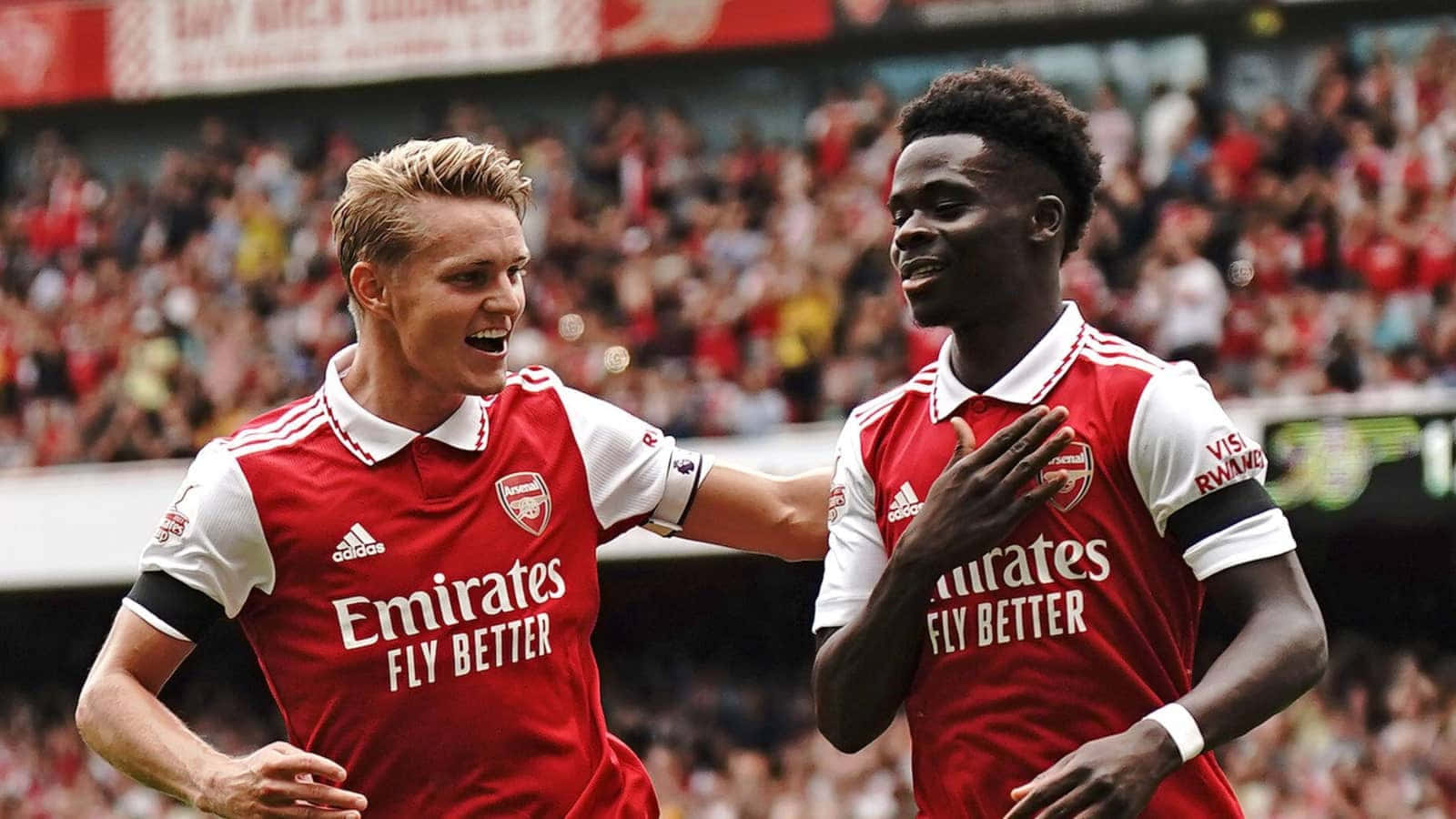 Arsenal Players Celebrating Goal Wallpaper