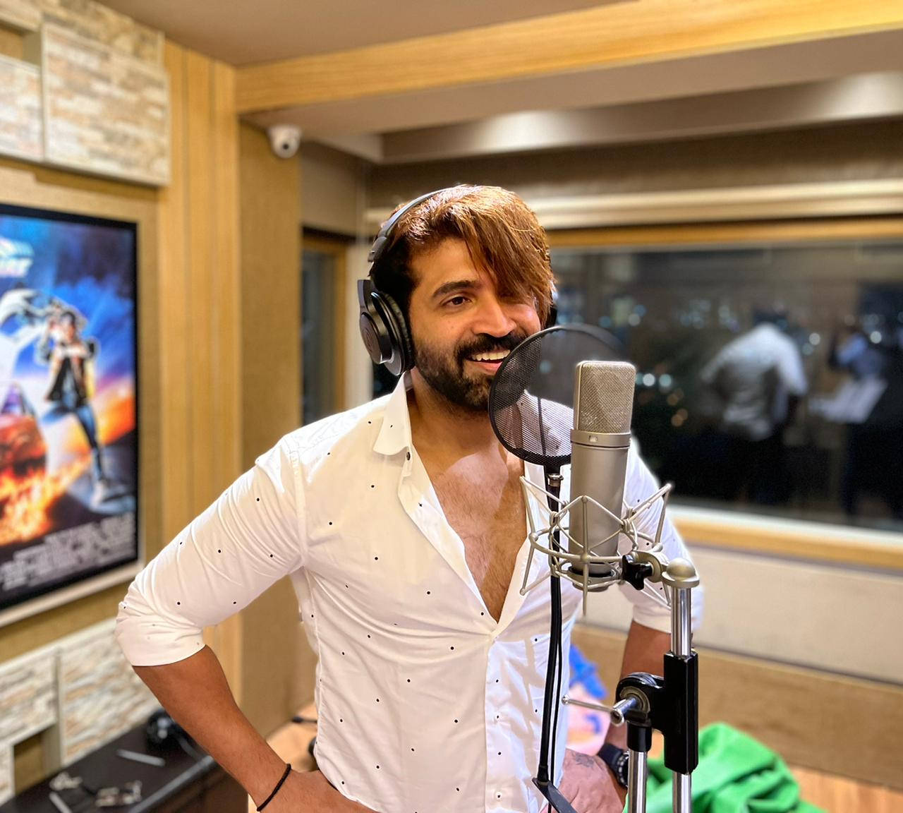 Arun Vijay In Recording Studio Background