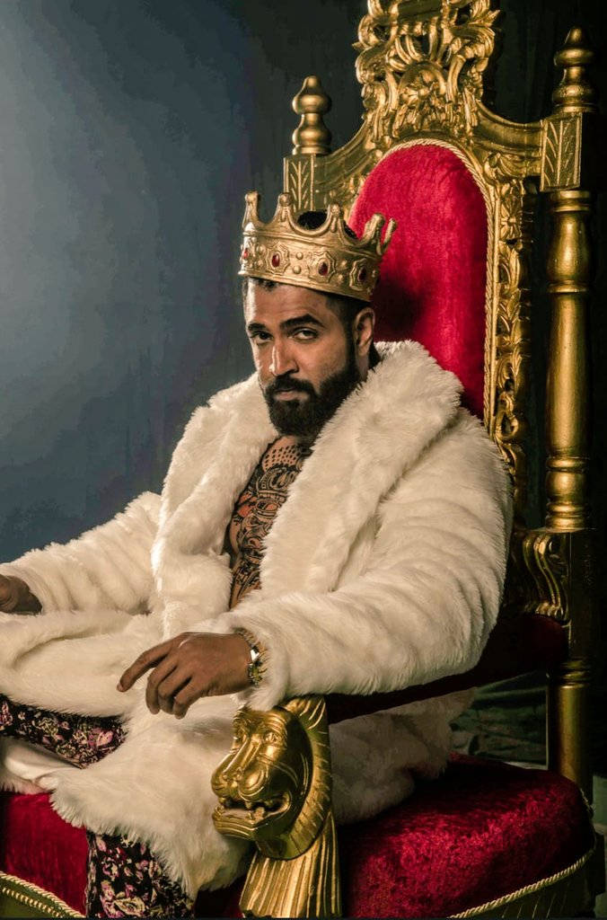 Arun Vijay On Throne Background