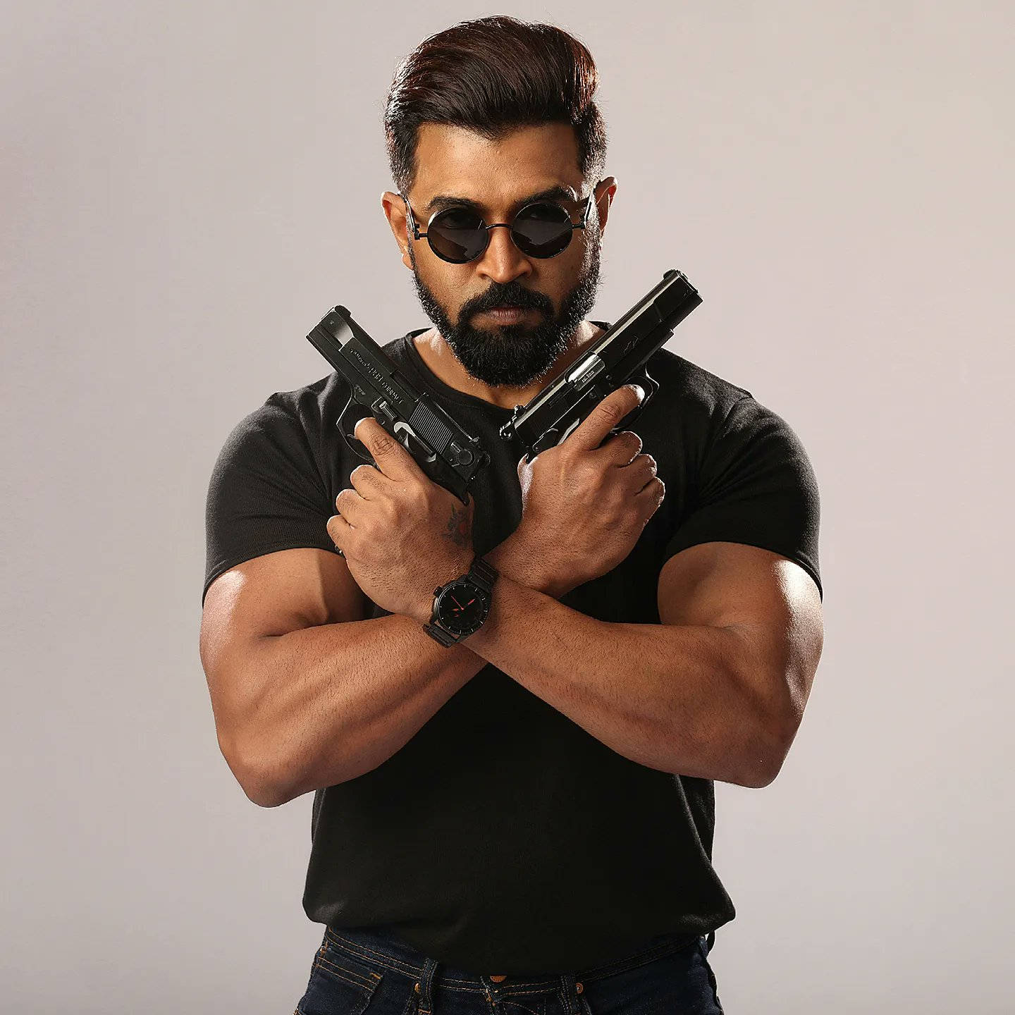 Arun Vijay With Guns Background