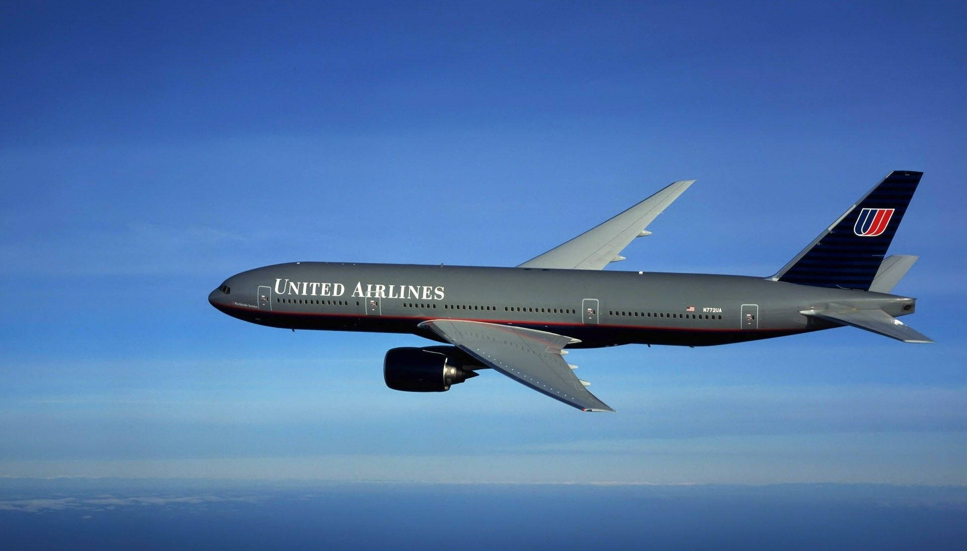 Ascending Black United Airlines Plane Wallpaper