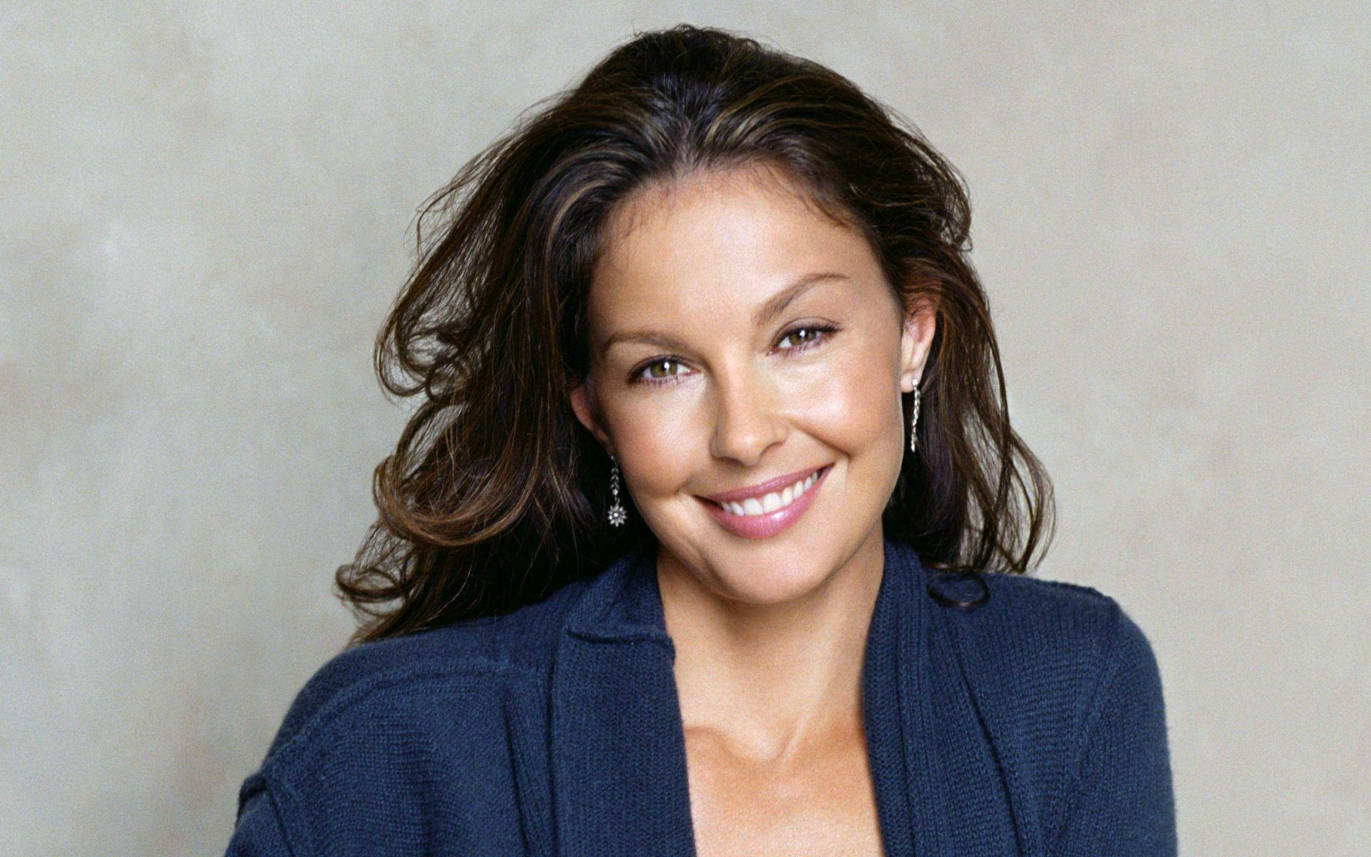 Ashley Judd Close Up Wallpaper