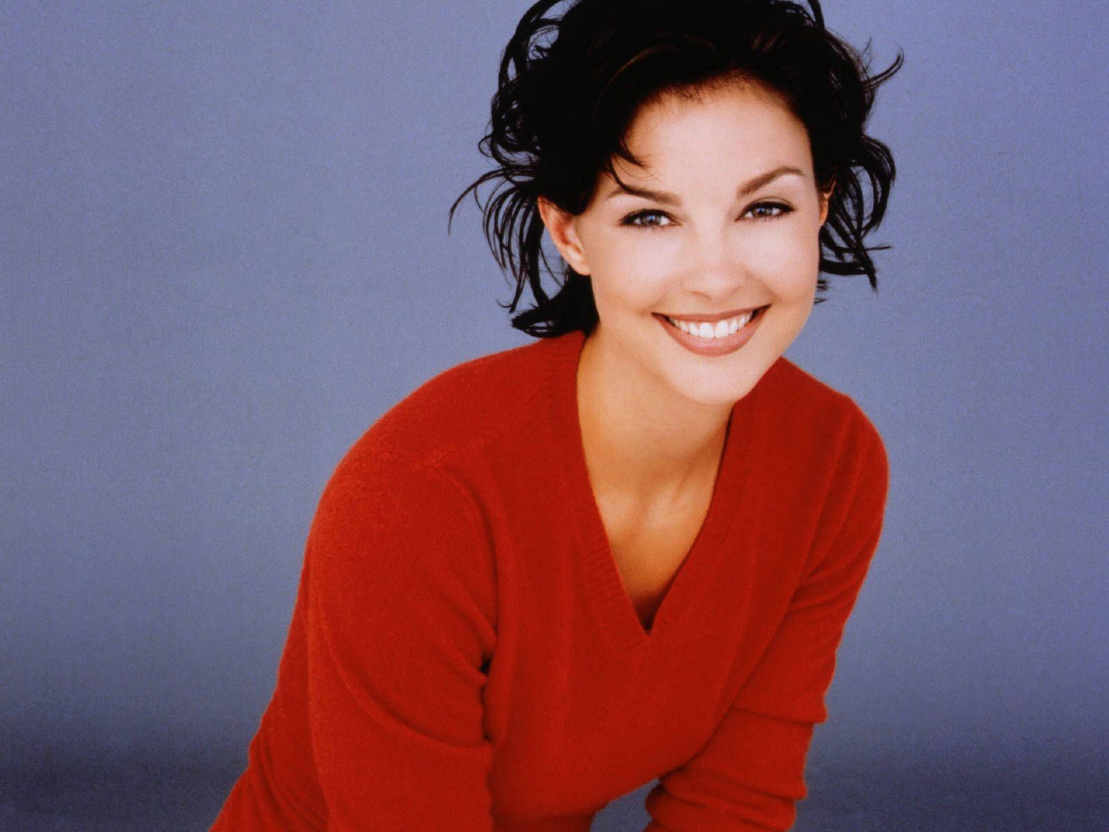 Ashley Judd Famous Actress Wallpaper