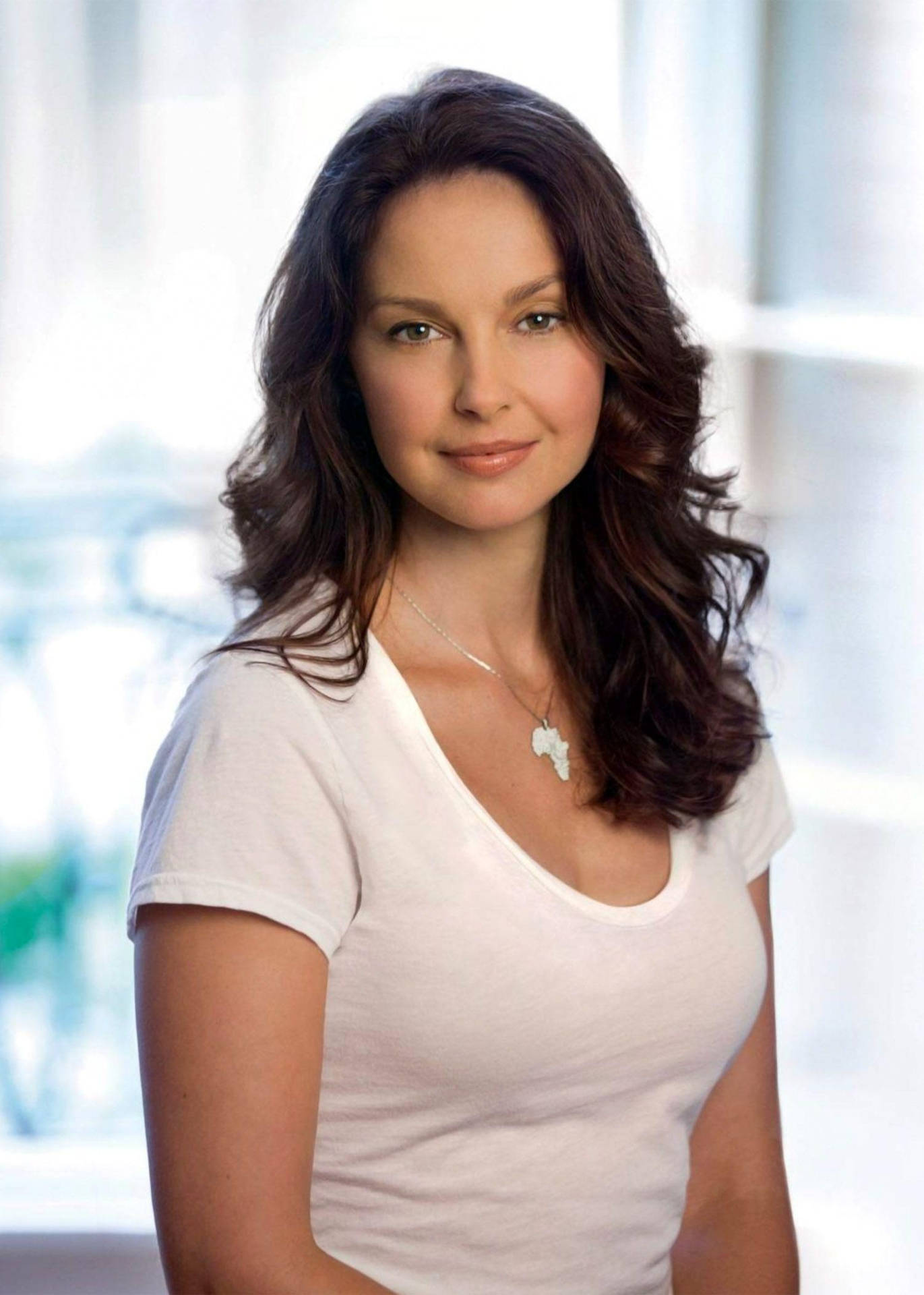 Ashley Judd Portrait Wallpaper