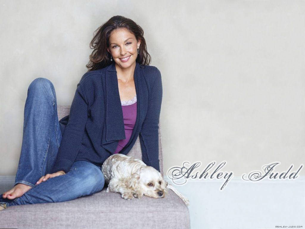 Ashley Judd With Dog Wallpaper