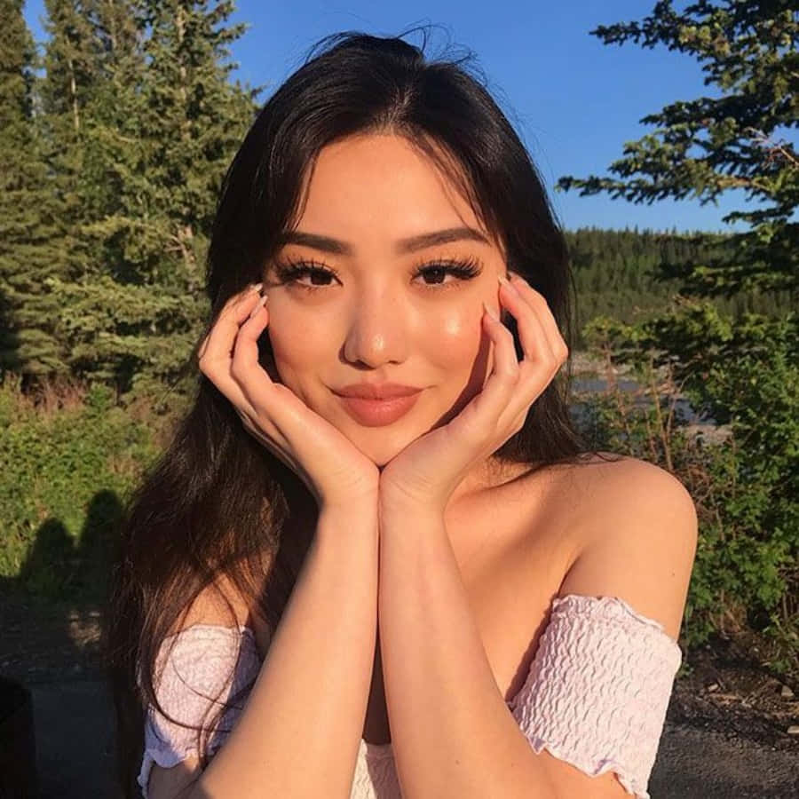 Pretty Asian Girl Picture