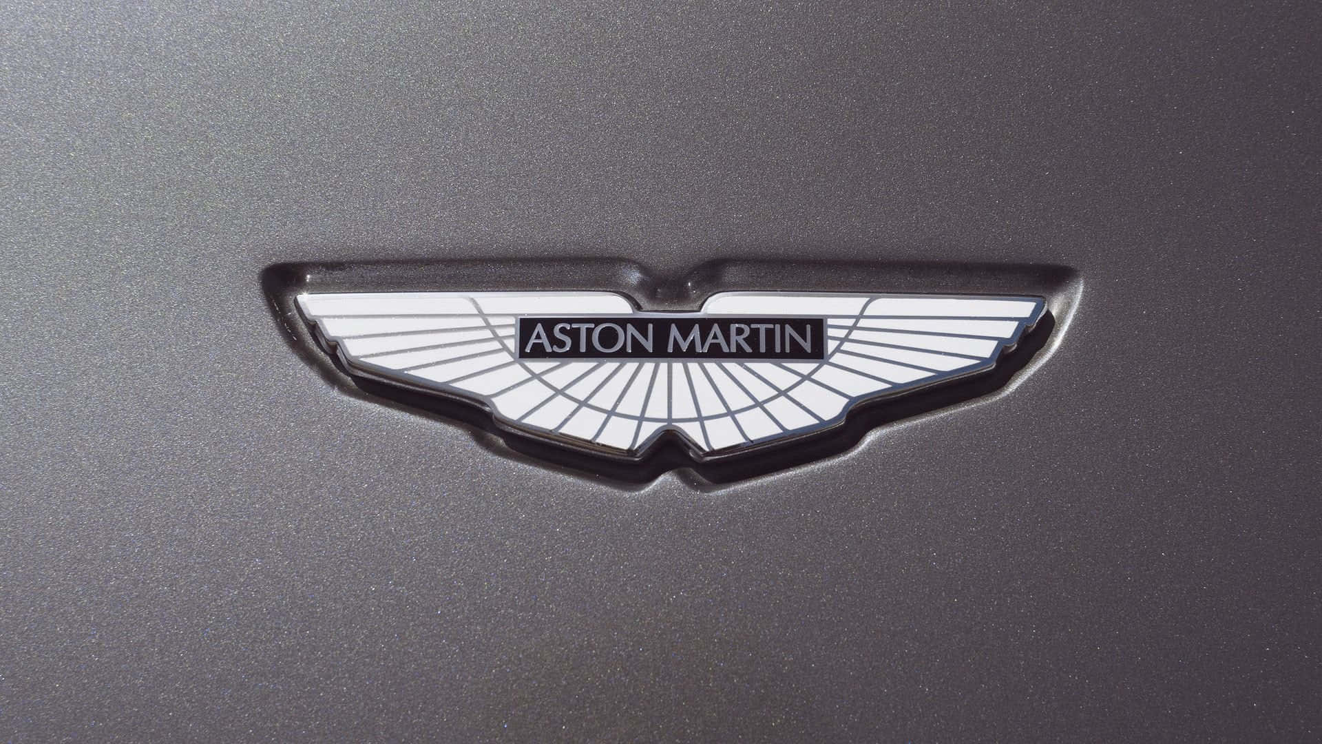 Prontoper Percorrere La Strada A Bordo Di Una Aston Martin