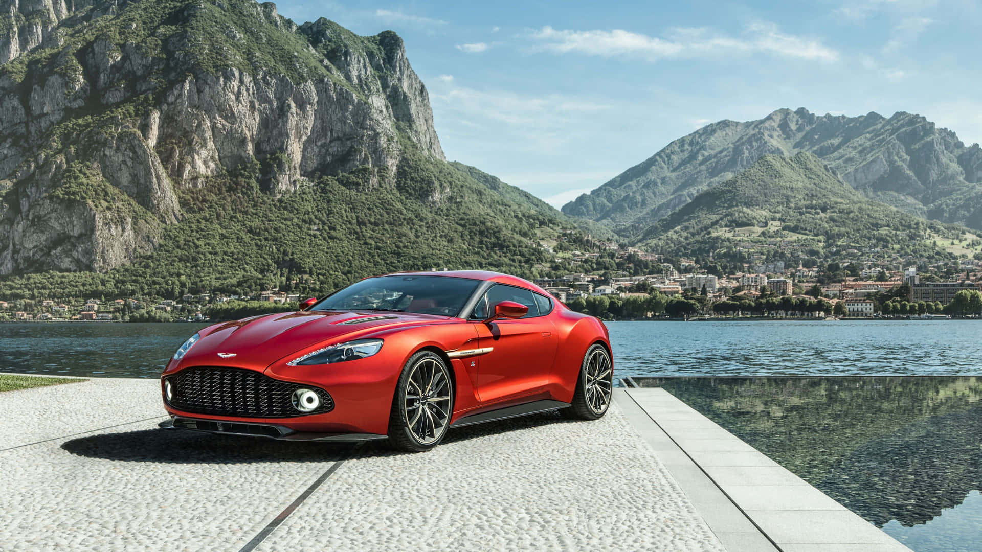 Erlebensie Den Luxus Eines Aston Martin.