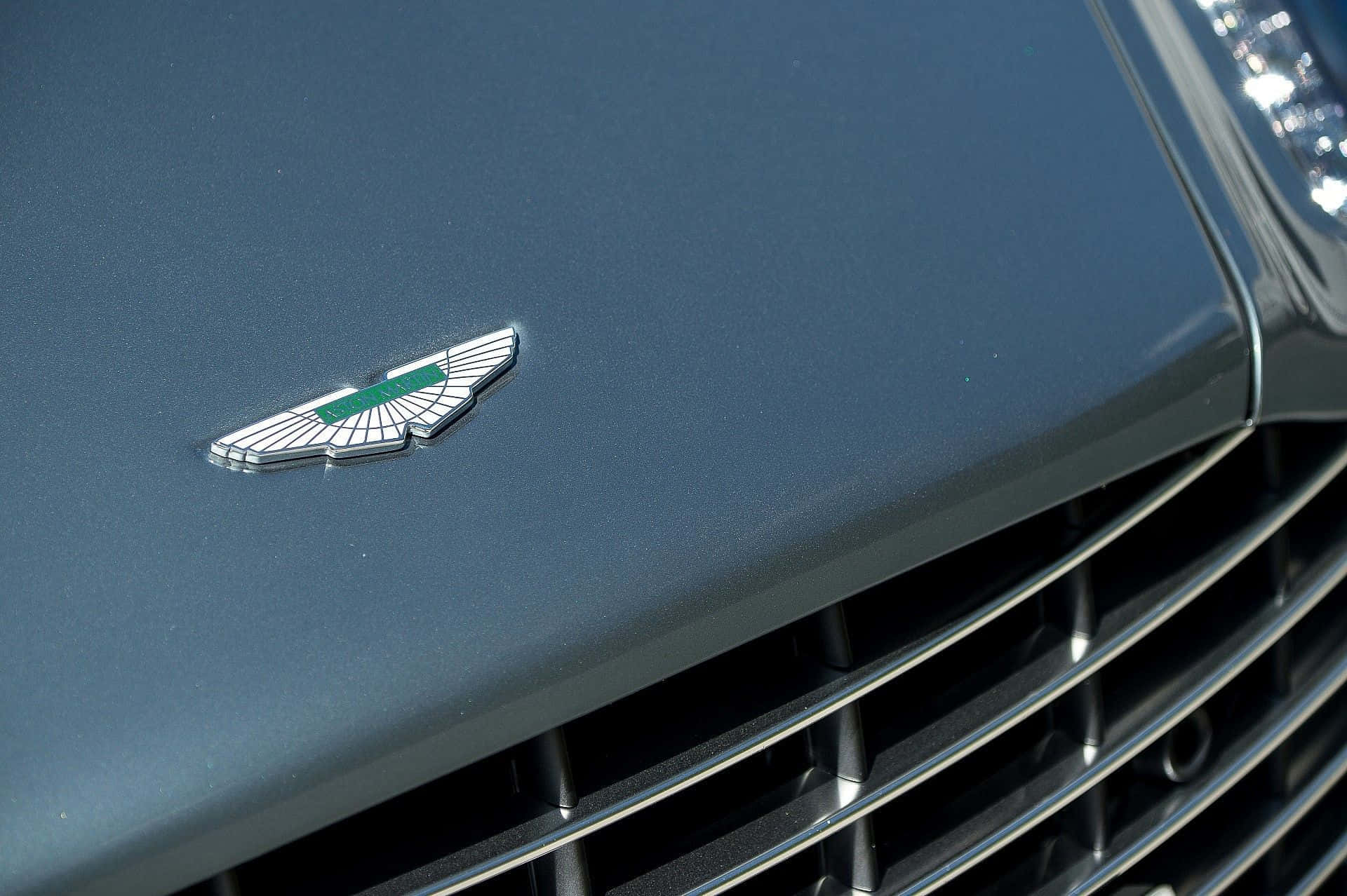 Emblemado Capô Do Aston Martin Db9