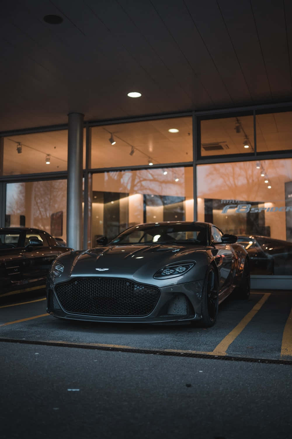 Erlebeden Luxuriösen Lebensstil Mit Einem Aston Martin.