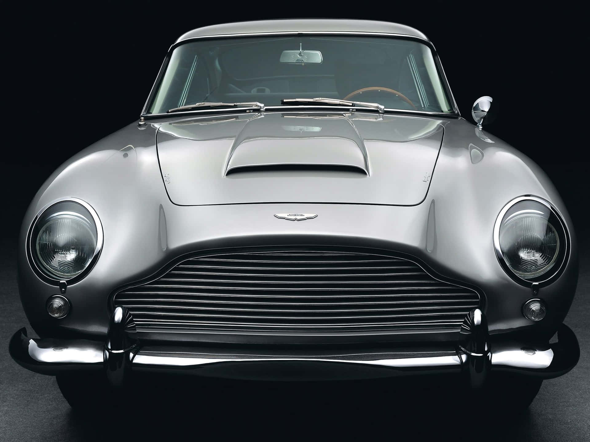 A Stunning Aston Martin DB5 in Classic Silver Wallpaper