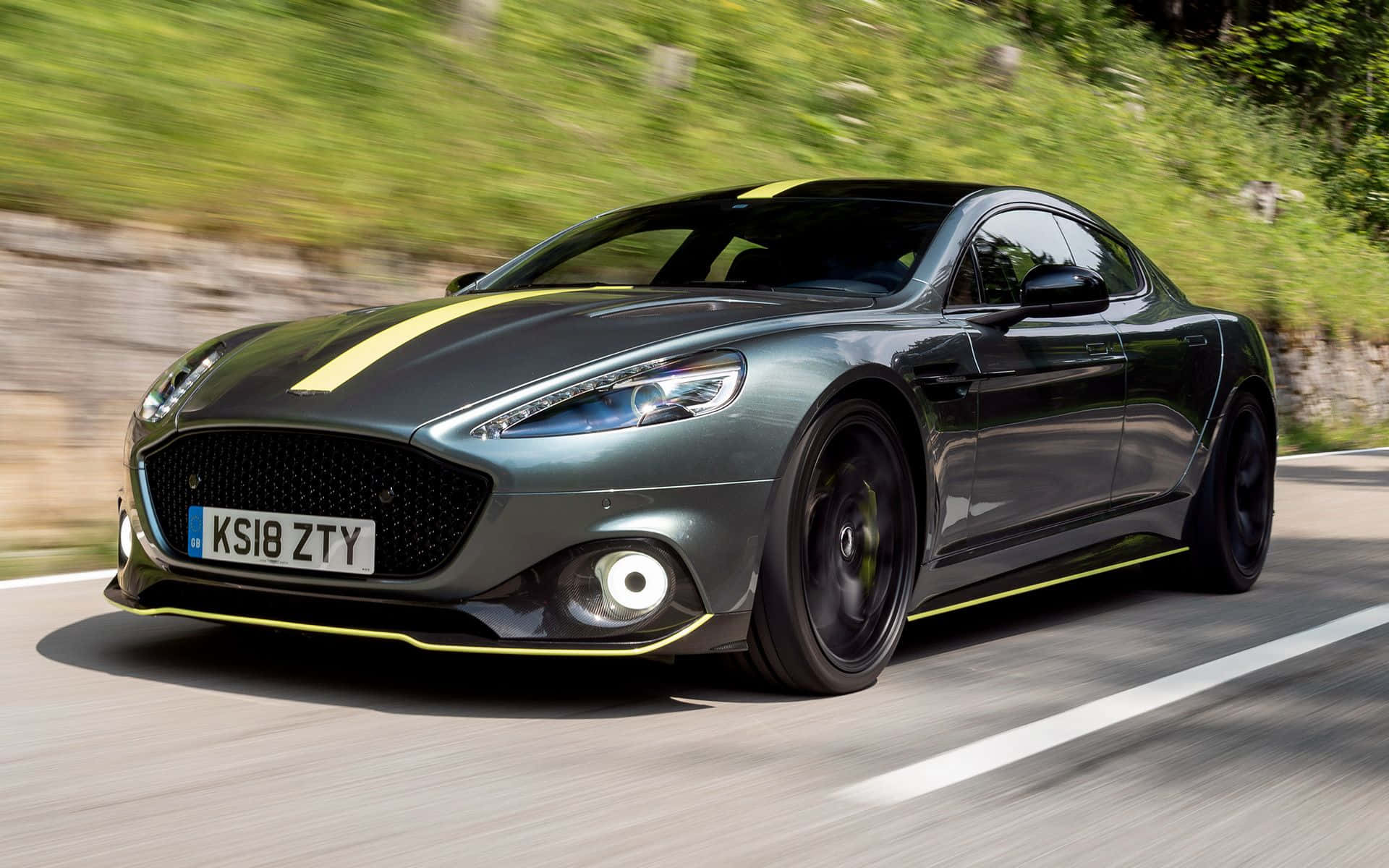 Fondode Pantalla: Aston Martin Rapide S - Una Fusión De Potencia Y Lujo Fondo de pantalla