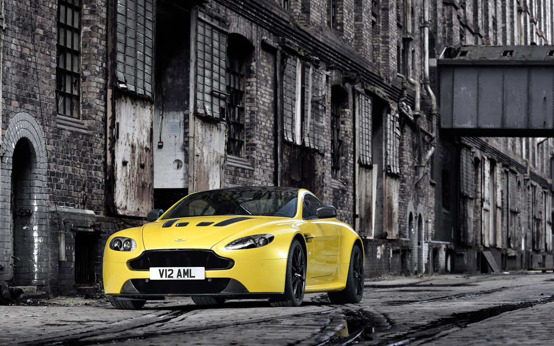 Caption: Aston Martin V12 Vantage: Elegance Meets Performance Wallpaper