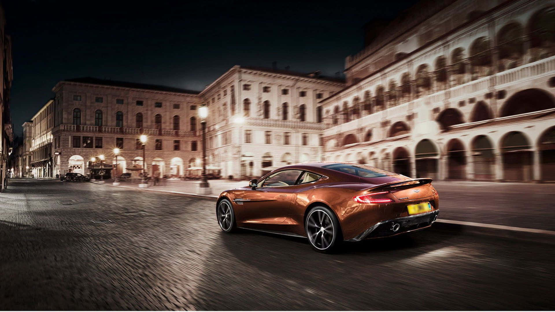 Elegantey Poderoso Aston Martin Vanquish Fondo de pantalla