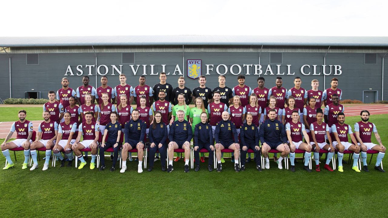 Equipocompleto Del Aston Villa Fc. Fondo de pantalla