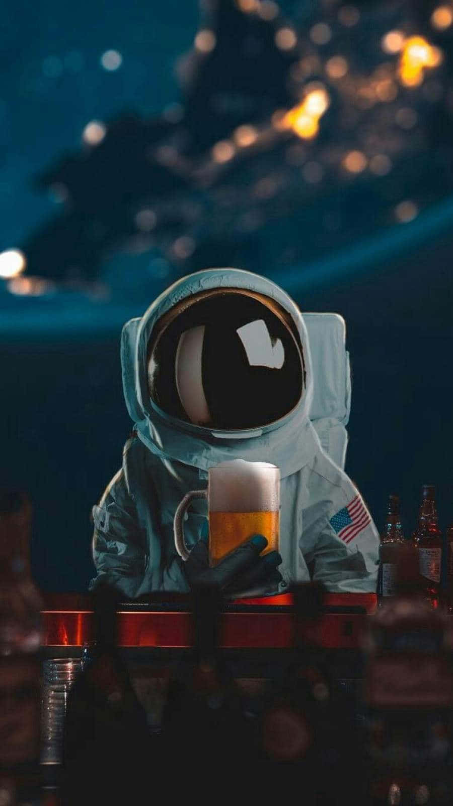Astronaut udforsker universet fra en iPhone Wallpaper