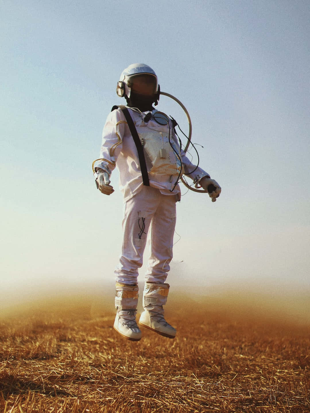 Eineinzelner Astronaut Bei Einem Weltraumspaziergang In Den Tiefen Des Alls