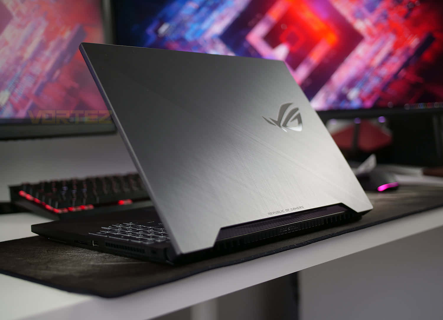 Experience performance gaming with ASUS Republic of Gamers