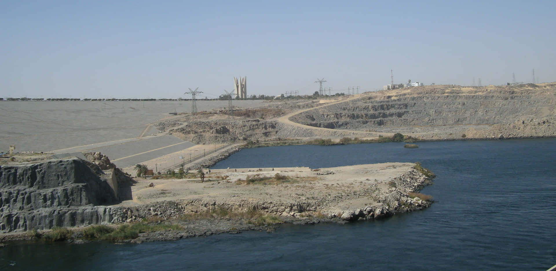 Aswanhigh Dam (represa De Asuán) | Desierto | Río Fondo de pantalla