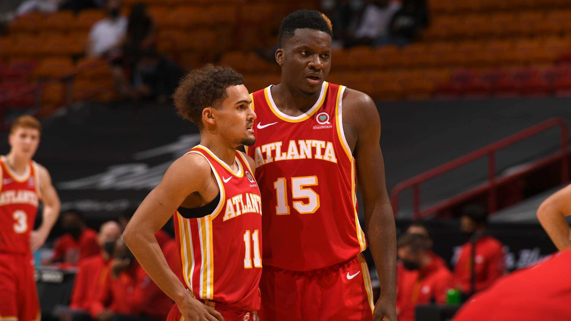 Atatlanta Hawks, Clint Capela Is Not A Computer Or Mobile Wallpaper-related Phrase. Clint Capela Is A Professional Basketball Player Who Currently Plays For The Atlanta Hawks Team. Could You Please Provide Specific Phrases Or Sentences Related To Computer Or Mobile Wallpaper That You Would Like Me To Translate Into Spanish? Fondo de pantalla
