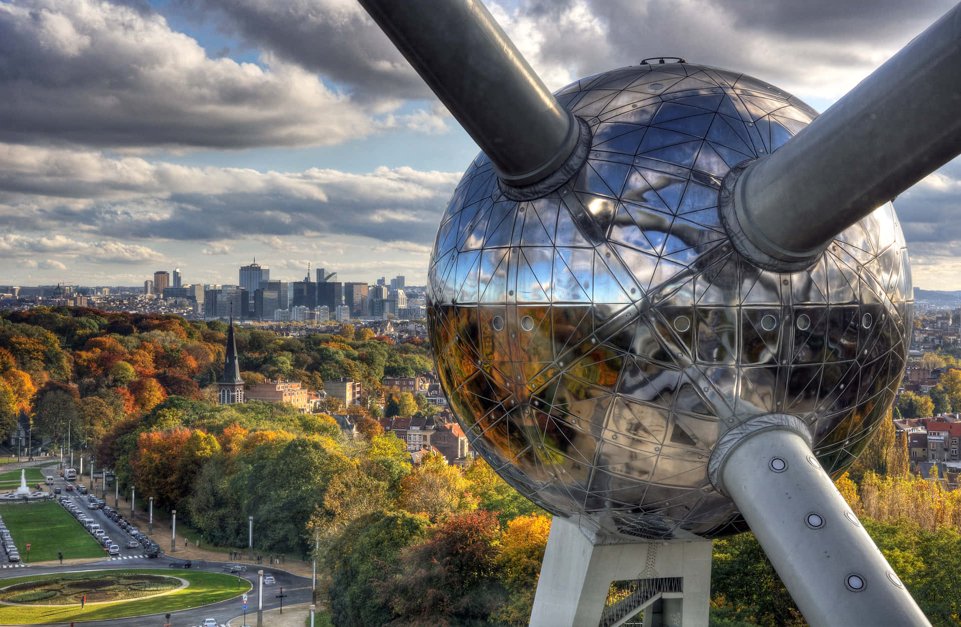 Atomium - The Iconic Symbol Of Brussels Wallpaper